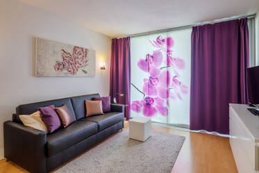 Современная квартира с общим бассейном в аренду